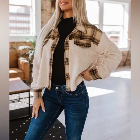 Boutique Plaid Sherpa Jacket - Picture 3 of 5